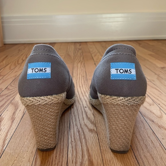 TOMS Espadrille Wedge Pump - Picture 6 of 7
